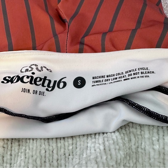 NWOT Custom Pokémon Team Magma Maxie Courtney Tabitha Red Black Leggings, Size S - Picture 5 of 5